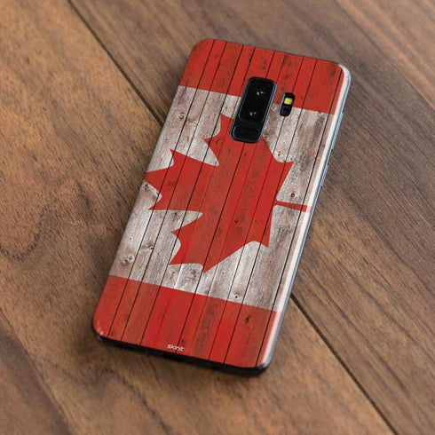 Canadian Flag Dark Wood Galaxy S9 Plus Skin